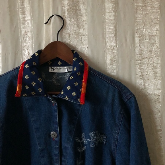 Embroidered Denim Jacket ✨VINTAGE✨ - Picture 4 of 10